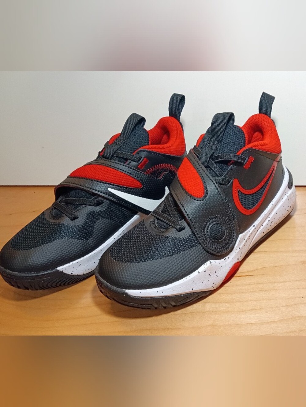 NEW Nike "Team Hustle" D11 Black and Red w/ Velcro Size 2Y